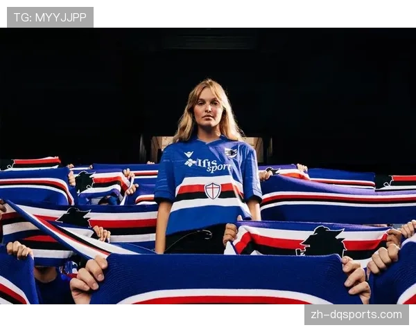 花絮：大雪中，桑普多利亚与威尼斯球员的球衣与足球颜色形成鲜明对比